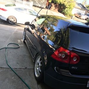 Meet your Posher, Dominic